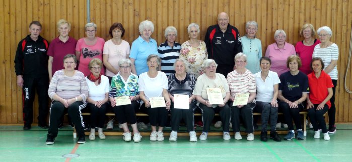 2018 04 18 Gymnastikgruppe
sitzend