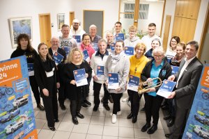 Volksbank Syke Geschenkuebergabe an die Vereinsvertreter (Foto:
Kirstin
Pauls)
